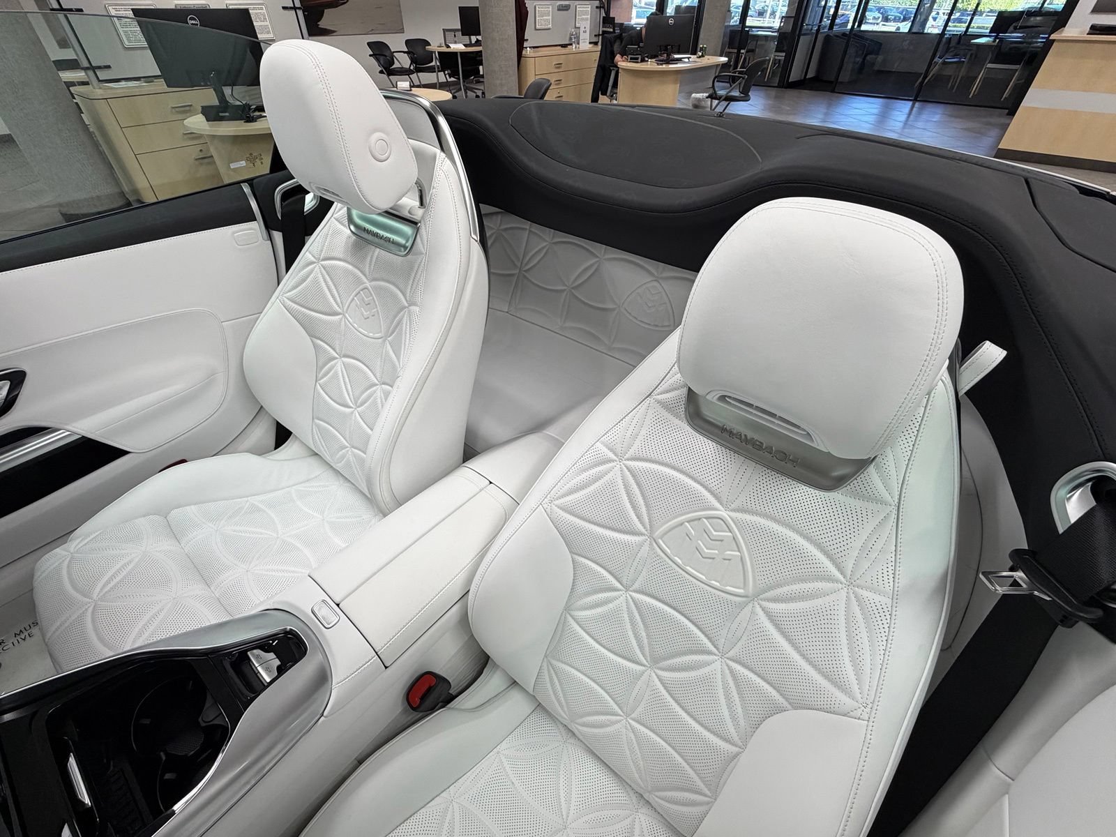 New 2026 Mercedes-Benz Maybach SL 680 image 15