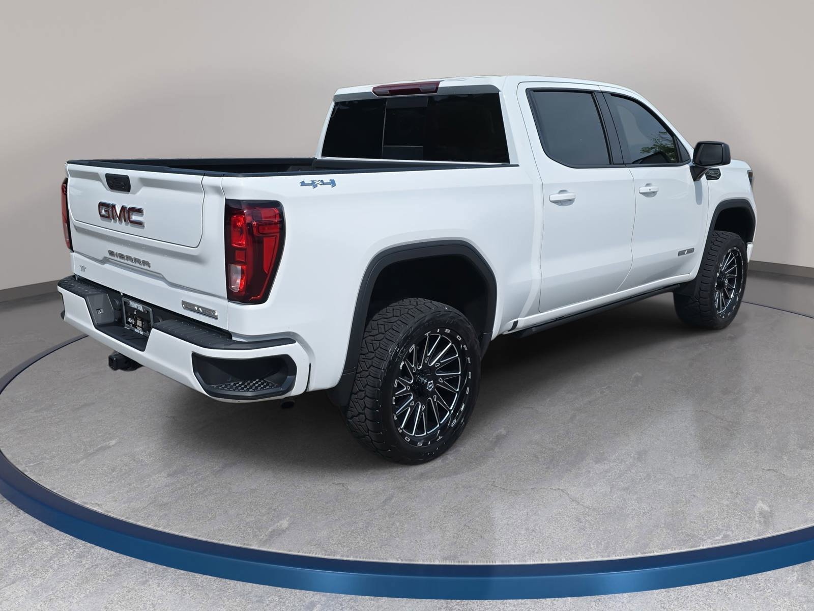 Used 2024 GMC Sierra 1500 Elevation w/ Preferred Package image 5