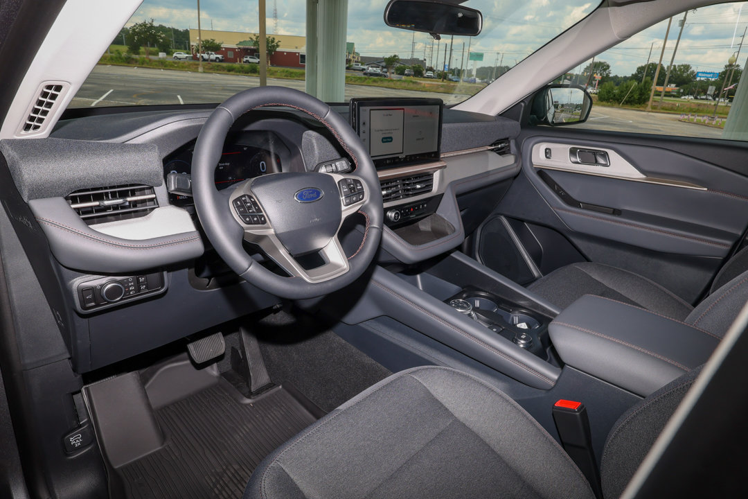 New 2026 Ford Explorer Active AWD/4WD image 11