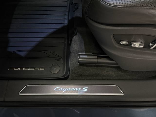 Certified 2019 Porsche Cayenne S AWD/4WD image 33