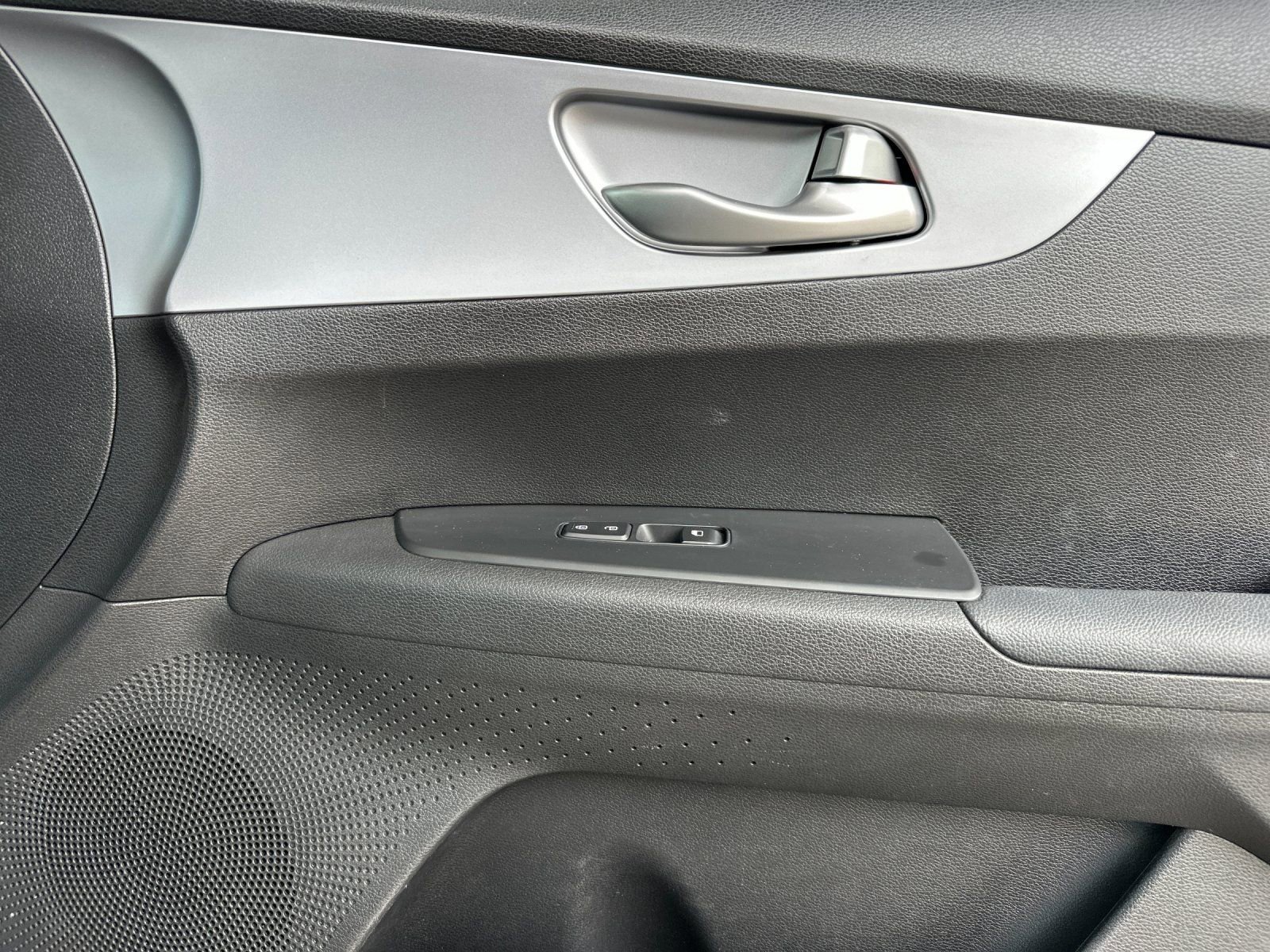 Certified 2023 Kia Forte LXS image 21