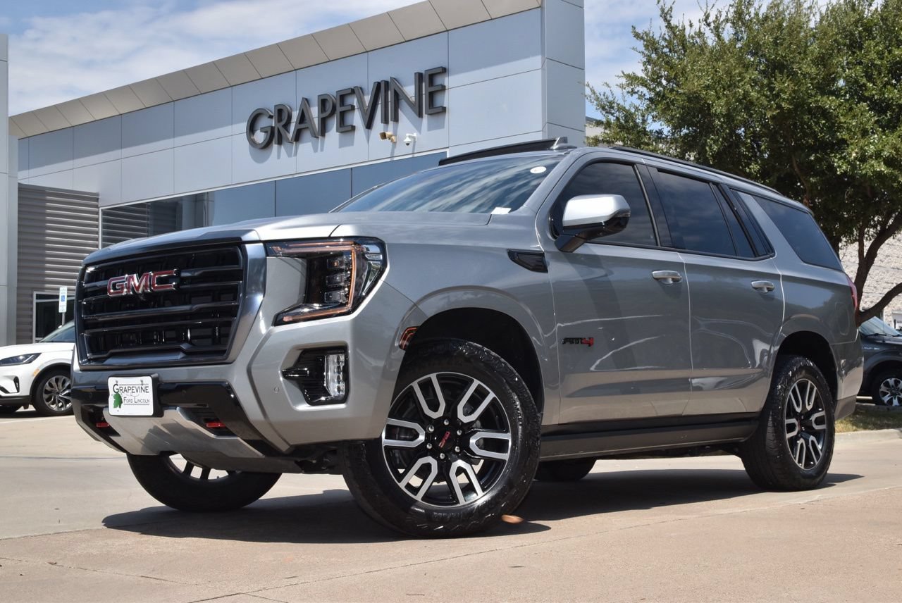 Used 2024 GMC Yukon AT4 w/ Technology Package AWD/4WD image 2