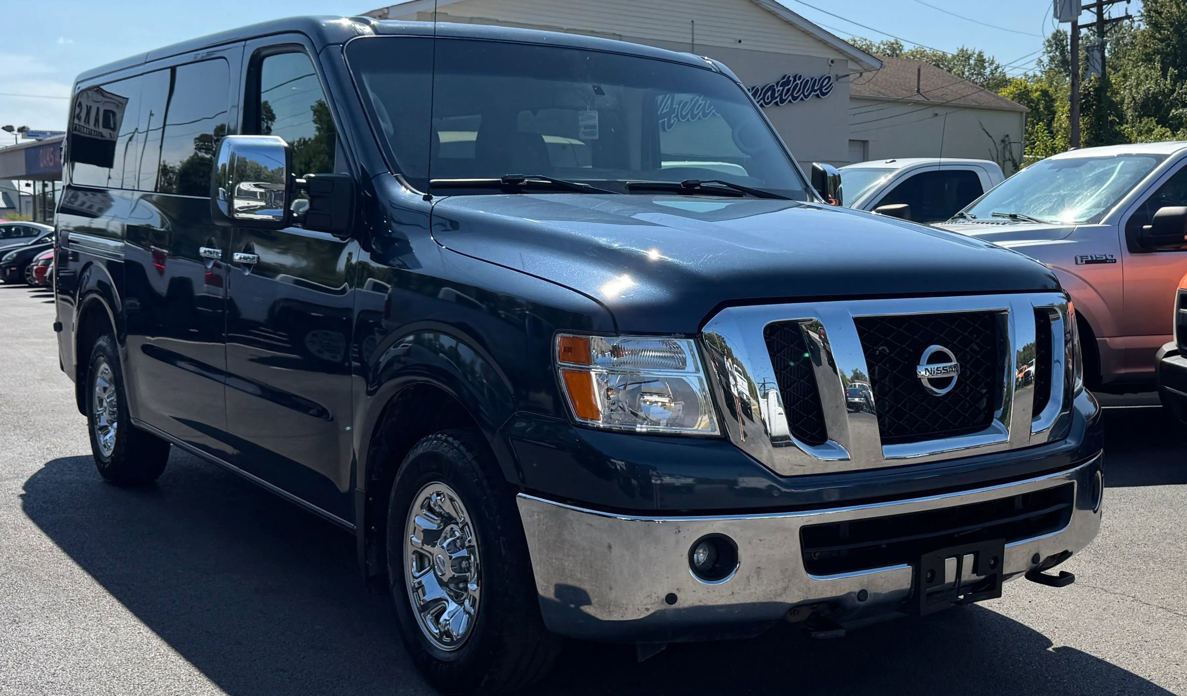 Used 2020 Nissan NV 3500 SL RWD image 4