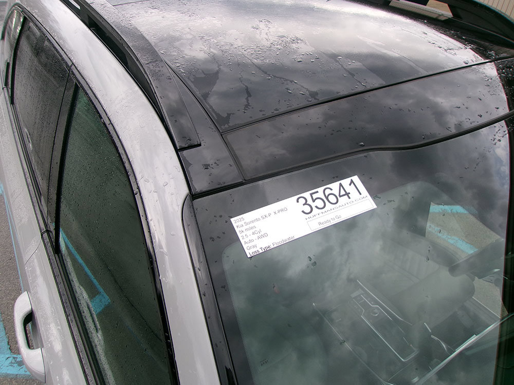 Used 2025 Kia Sorento SX Prestige w/ Sage Leather Package AWD/4WD image 8