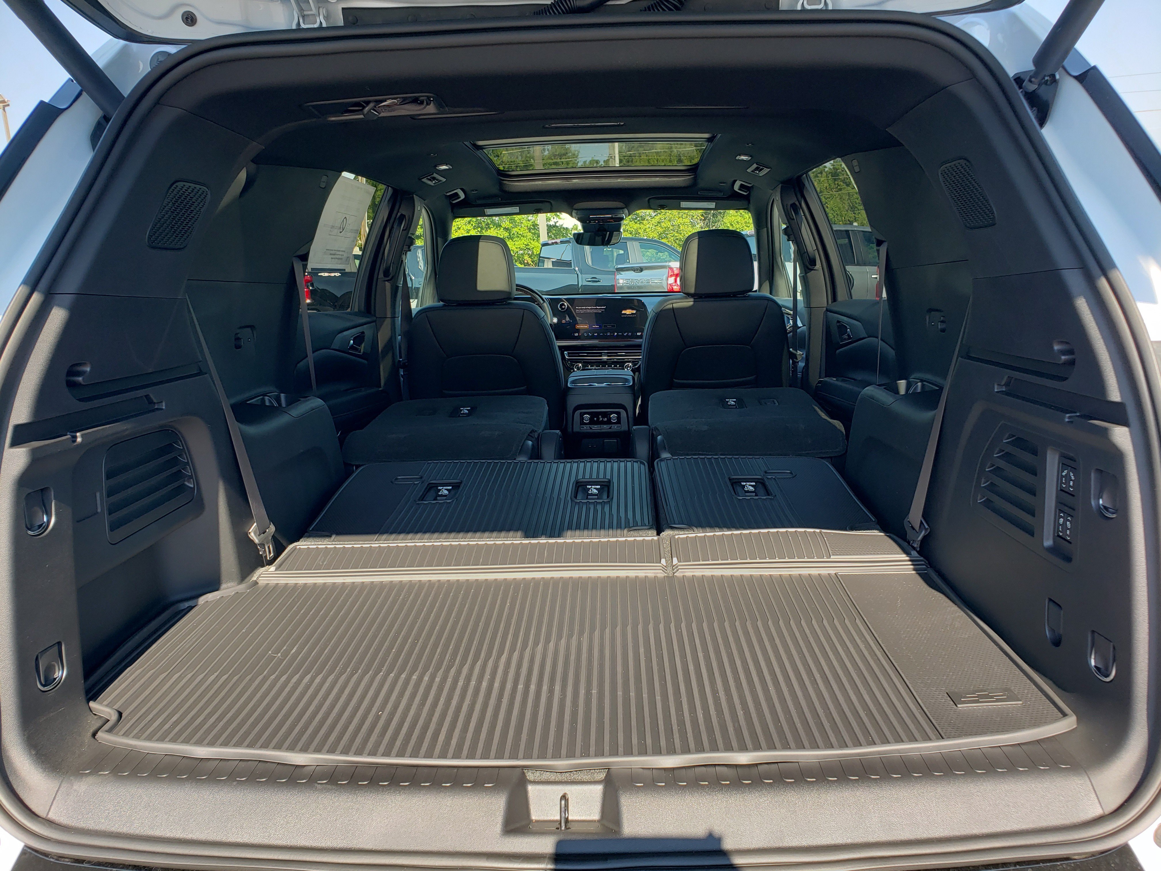 New 2027 Chevrolet Traverse RS w/ LPO, Floor Liner Package FWD image 12