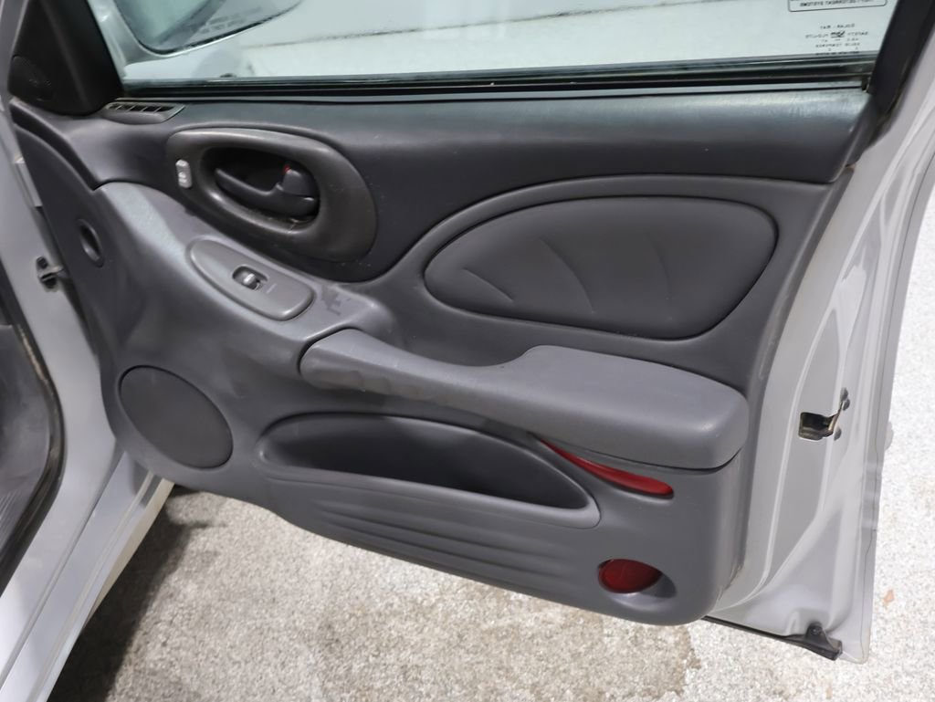 Used 2003 Pontiac Bonneville SE w/ Leather Appointment Package image 24