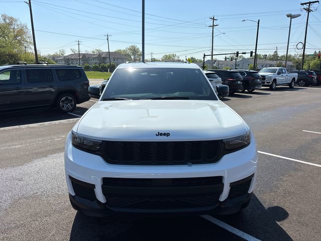 Used 2024 Jeep Grand Cherokee L Altitude AWD/4WD image 5