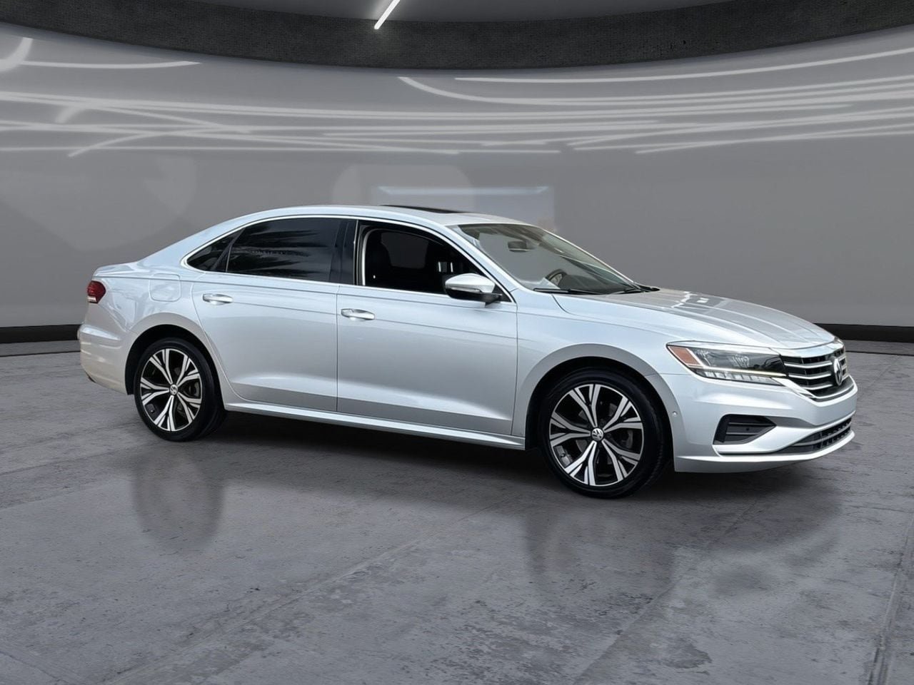 Used 2020 Volkswagen Passat 2.0T SEL FWD image 2