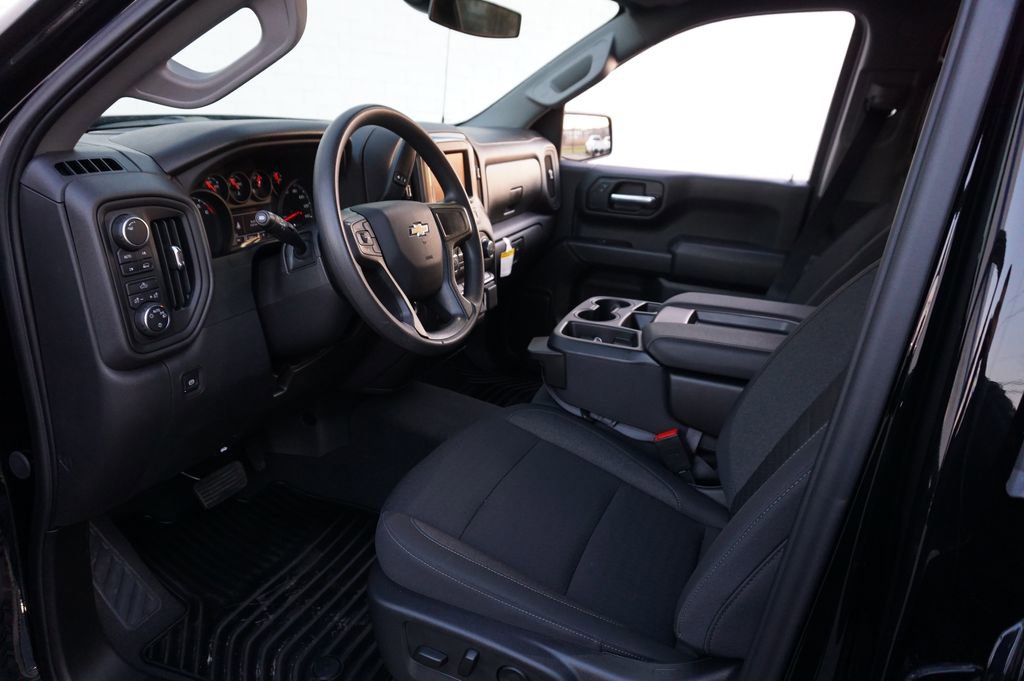 New 2025 Chevrolet Silverado 1500 Custom image 9