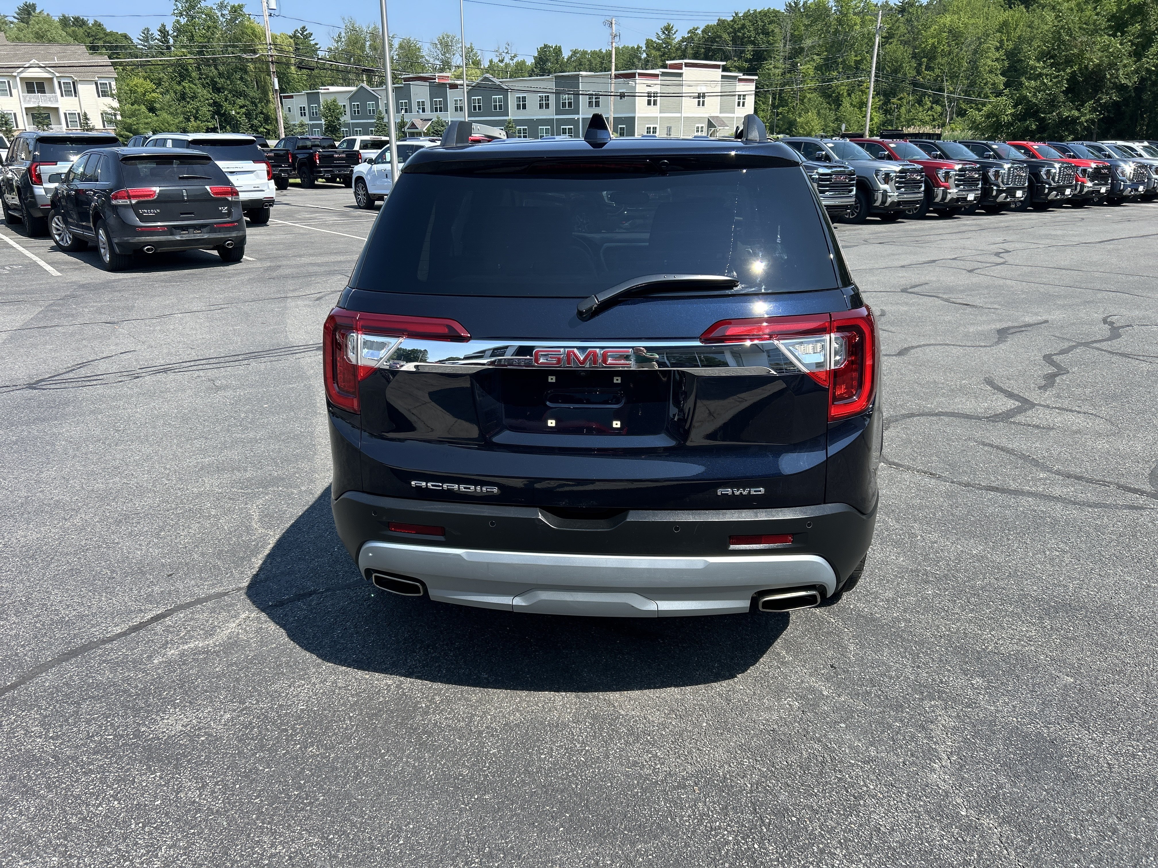 Certified 2021 GMC Acadia SLT w/ Premium Package AWD/4WD image 8