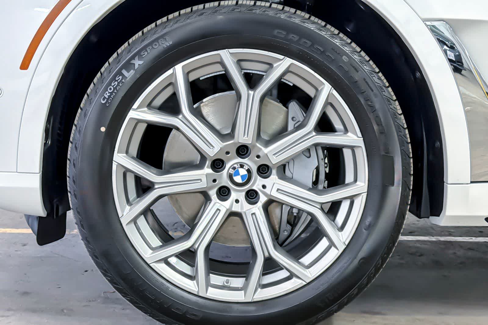Used 2026 BMW X7 xDrive40i AWD/4WD image 25