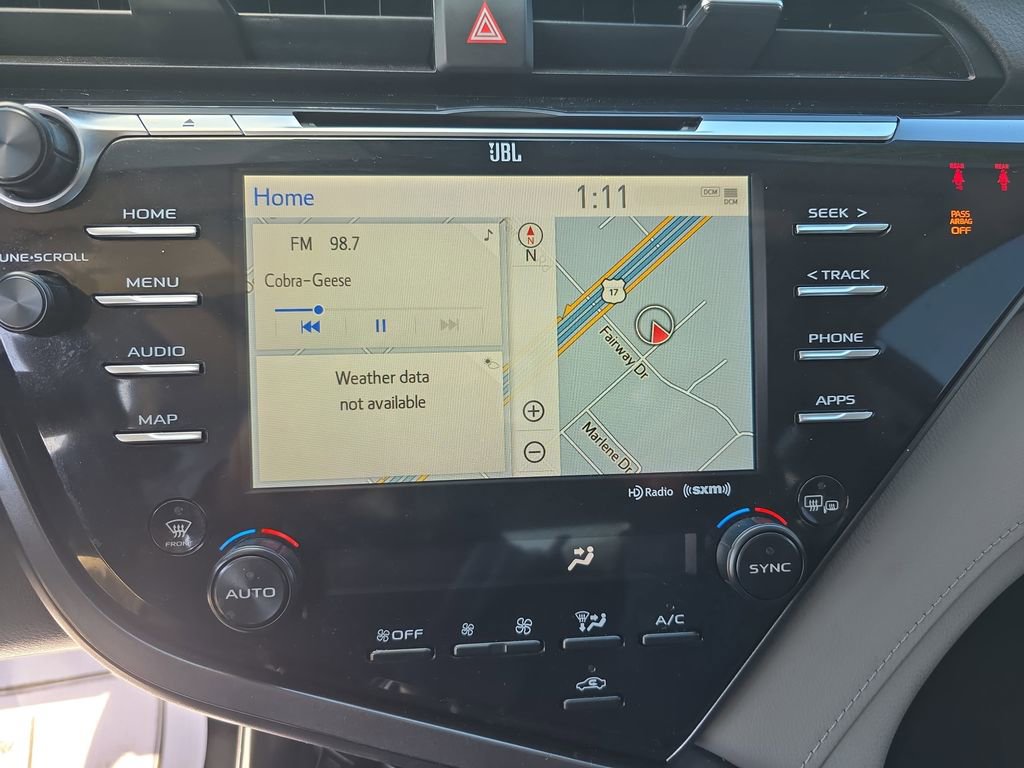 Used 2019 Toyota Camry XLE w/ Navigation Package image 16