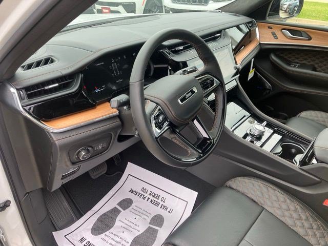 New 2026 Jeep Grand Cherokee Summit AWD/4WD image 14