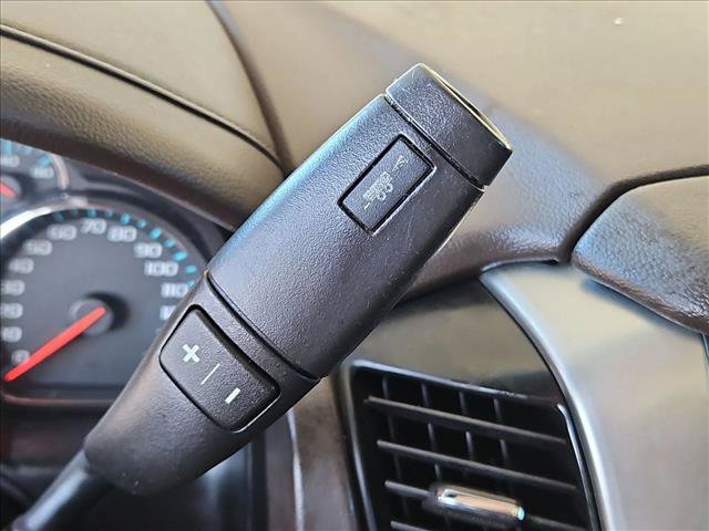 Used 2015 Chevrolet Suburban LT RWD image 12