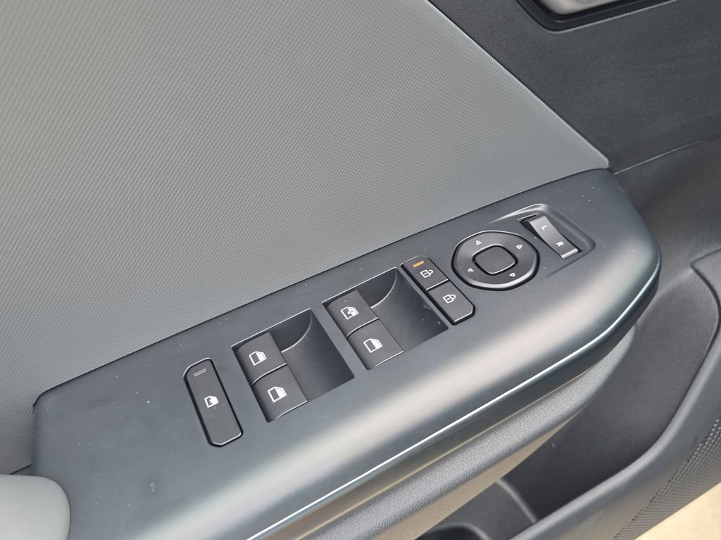 New 2026 Kia K4 FWD image 18