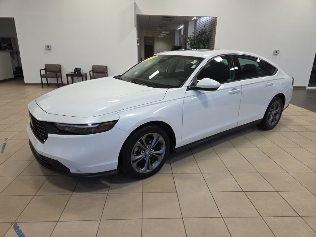 Used 2024 Honda Accord EX image 3