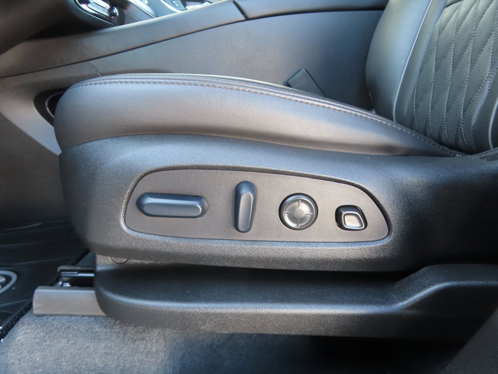 Used 2024 Buick Enclave Avenir w/ Avenir Technology Package image 8