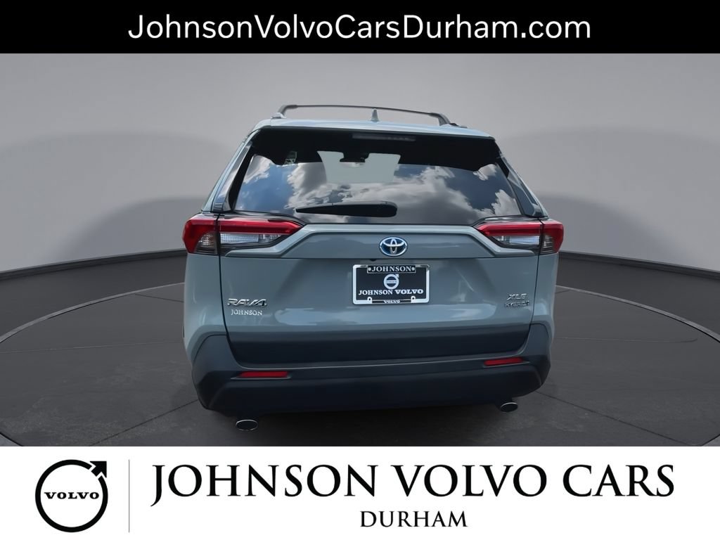 Used 2021 Toyota RAV4 XLE Premium AWD/4WD image 7