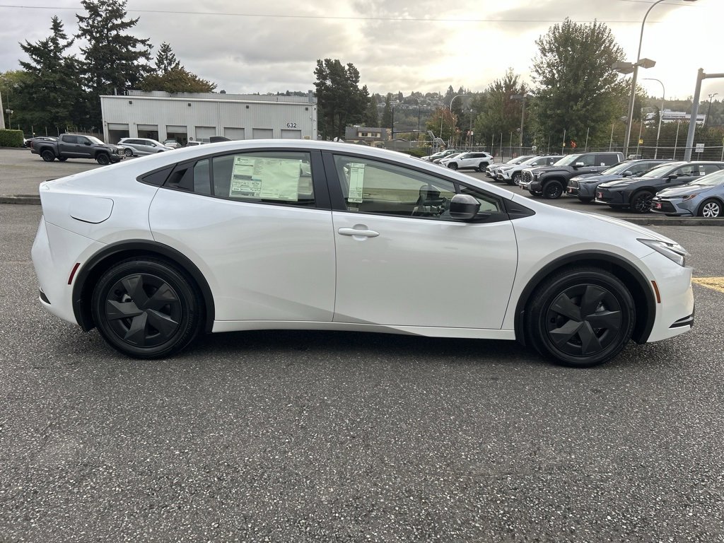 New 2026 Toyota Prius Plug-In Hybrid image 4
