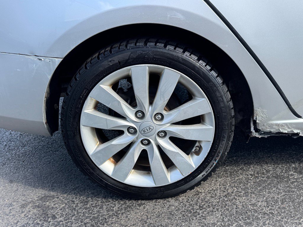 Used 2010 Kia Forte SX FWD image 11