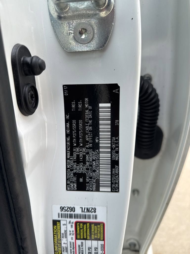 Used 2017 Toyota Sequoia Platinum image 26