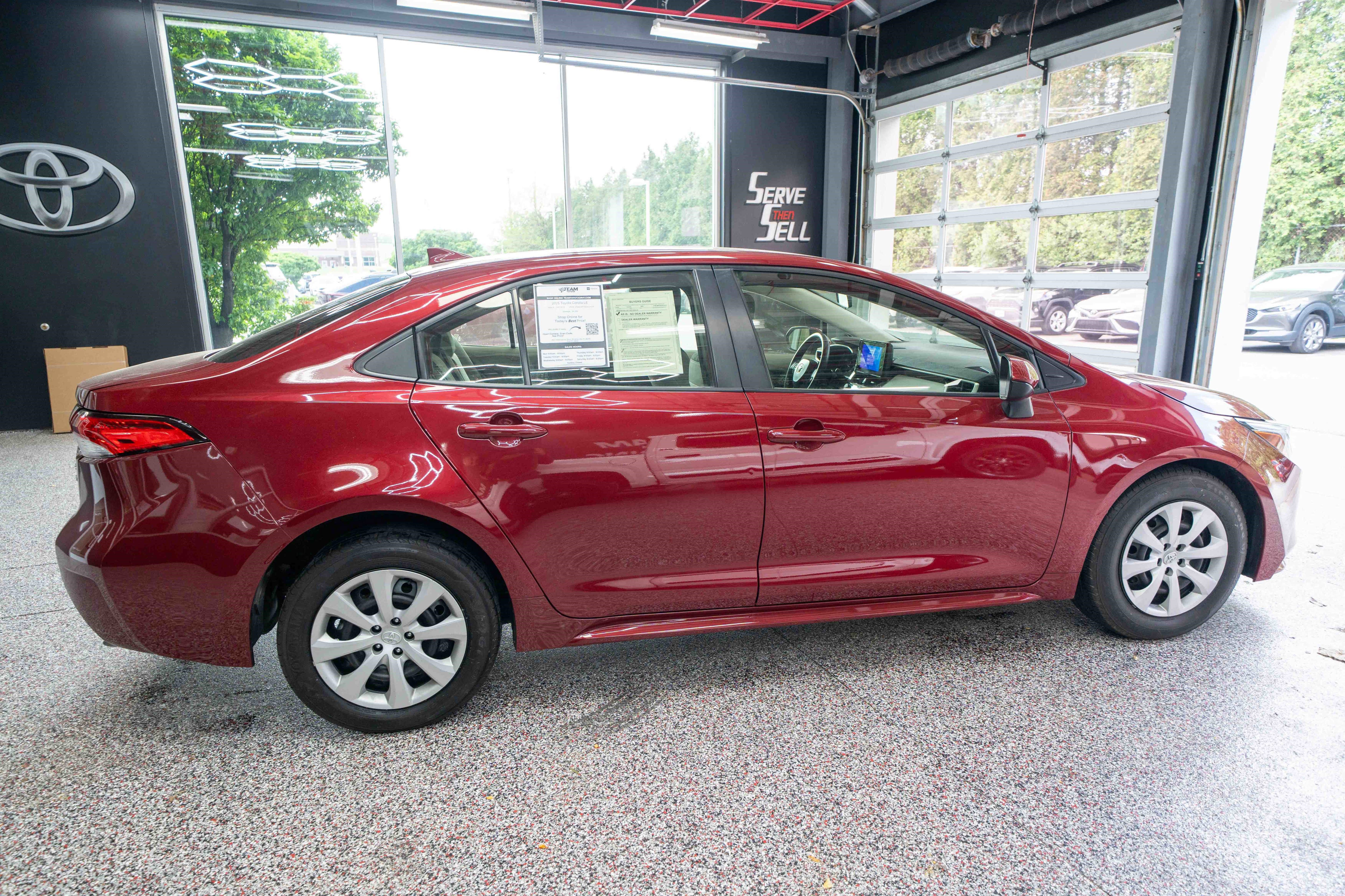 Used 2025 Toyota Corolla LE FWD image 4