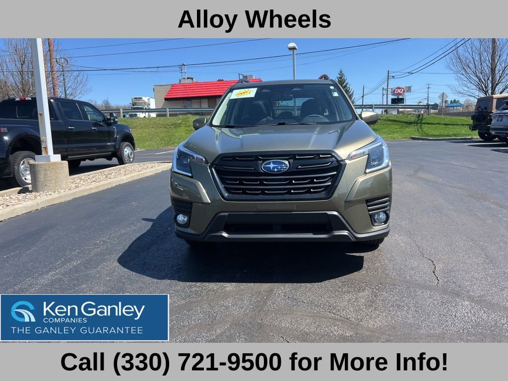 Used 2023 Subaru Forester Premium image 3