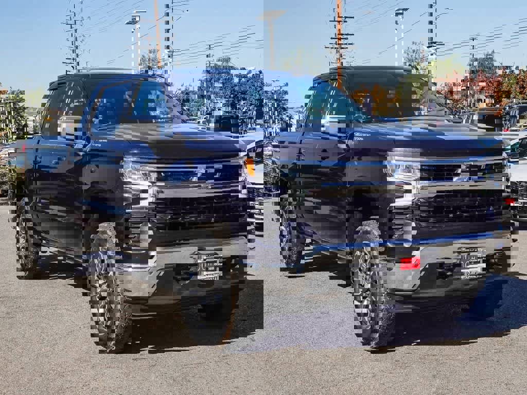 Used 2022 Chevrolet Silverado 1500 LT image 3