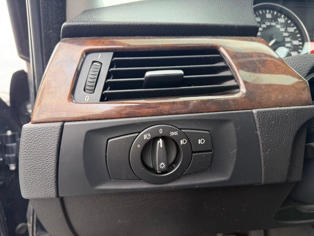 Used 2006 BMW 325i Sedan RWD image 12