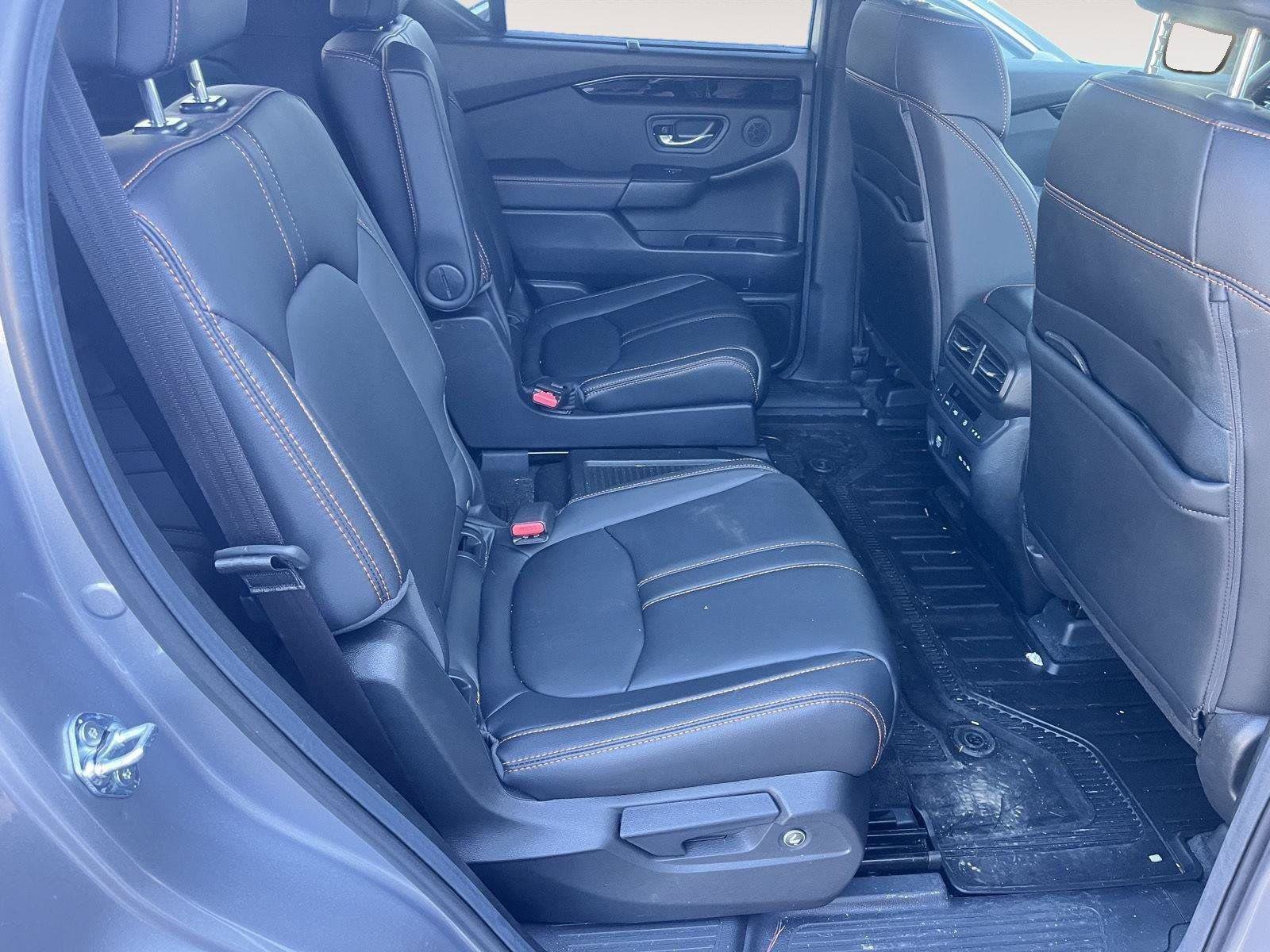 Used 2025 Honda Pilot TrailSport image 23