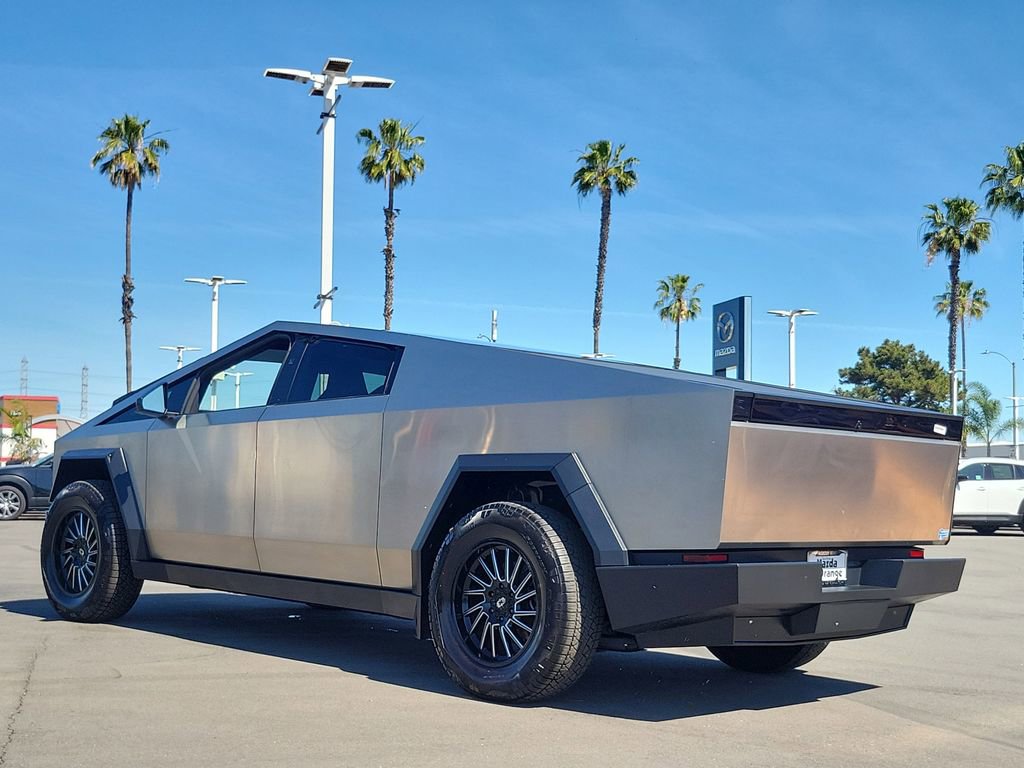 Used 2025 Tesla Cybertruck AWD Crew Cab video 2