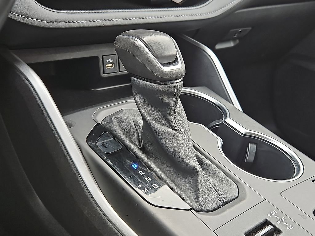 Used 2024 Toyota Highlander LE image 20