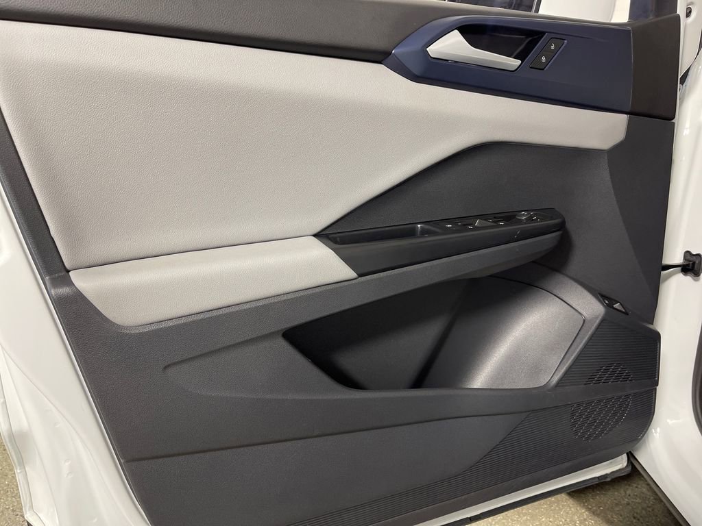 Used 2023 Volkswagen Taos SE image 19