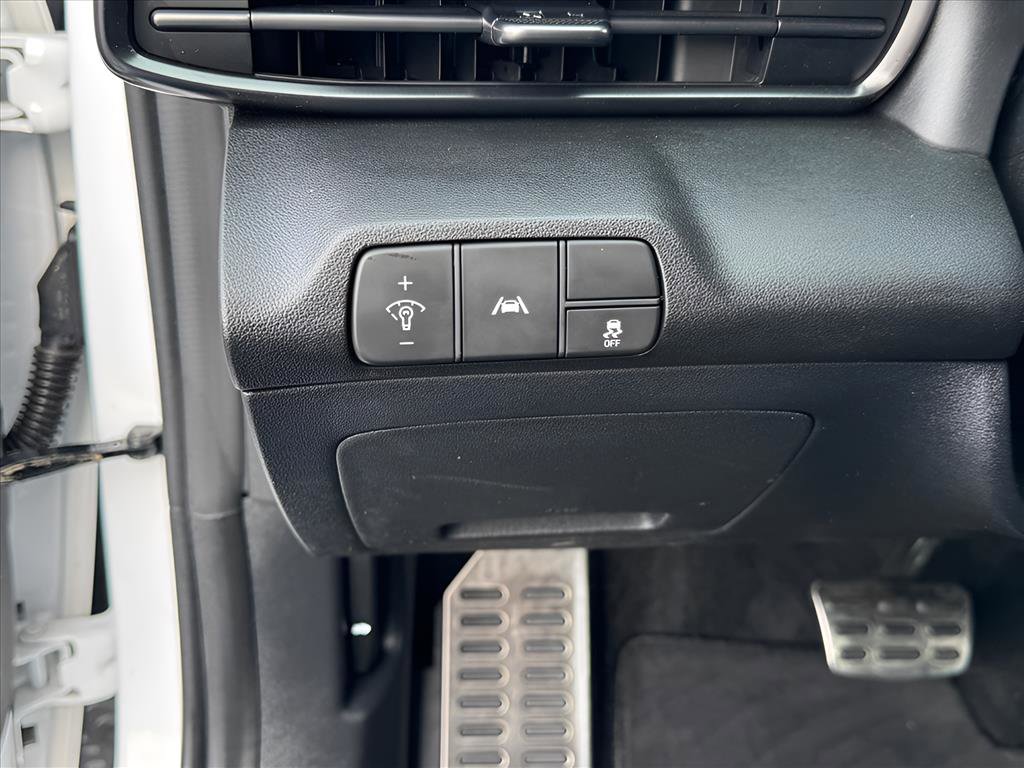 Certified 2023 Hyundai Elantra N Line image 19