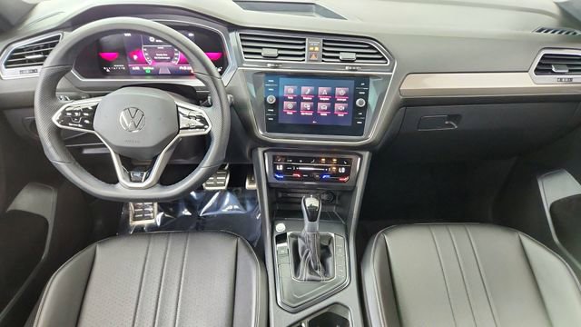 Used 2023 Volkswagen Tiguan SE R-Line image 39