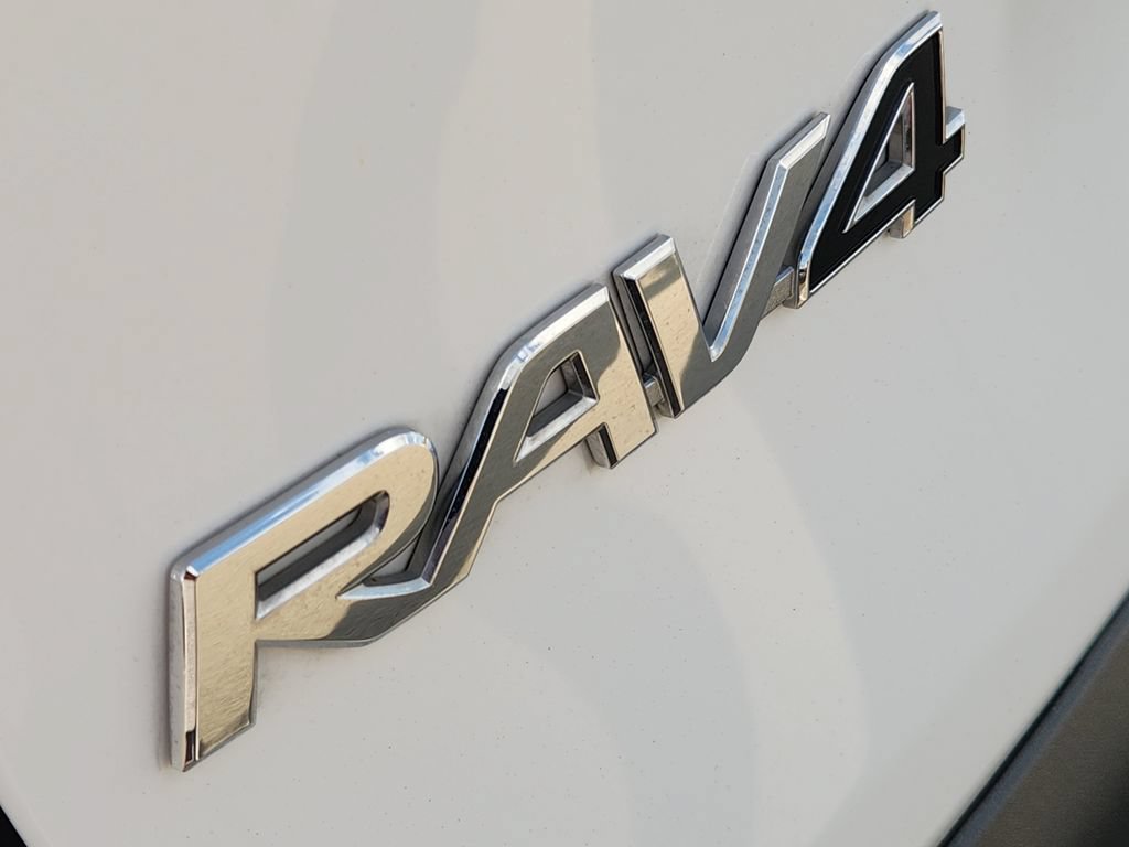 Used 2023 Toyota RAV4 XLE w/ Convenience Package FWD image 12