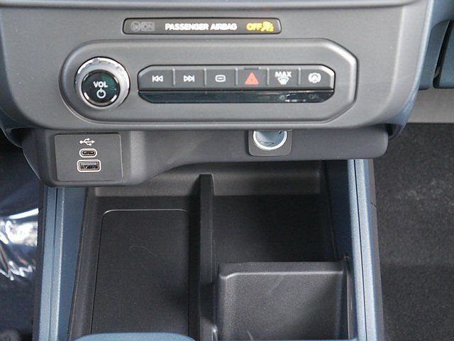 New 2026 Ford Maverick XL w/ Equipment Group 101A AWD/4WD image 21