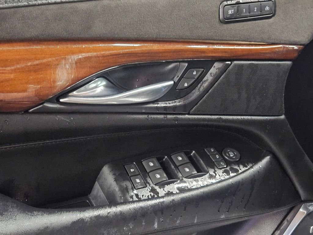 Used 2018 Cadillac Escalade Premium Luxury image 11