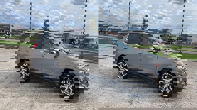 Used 2019 Chevrolet Equinox Premier image 2