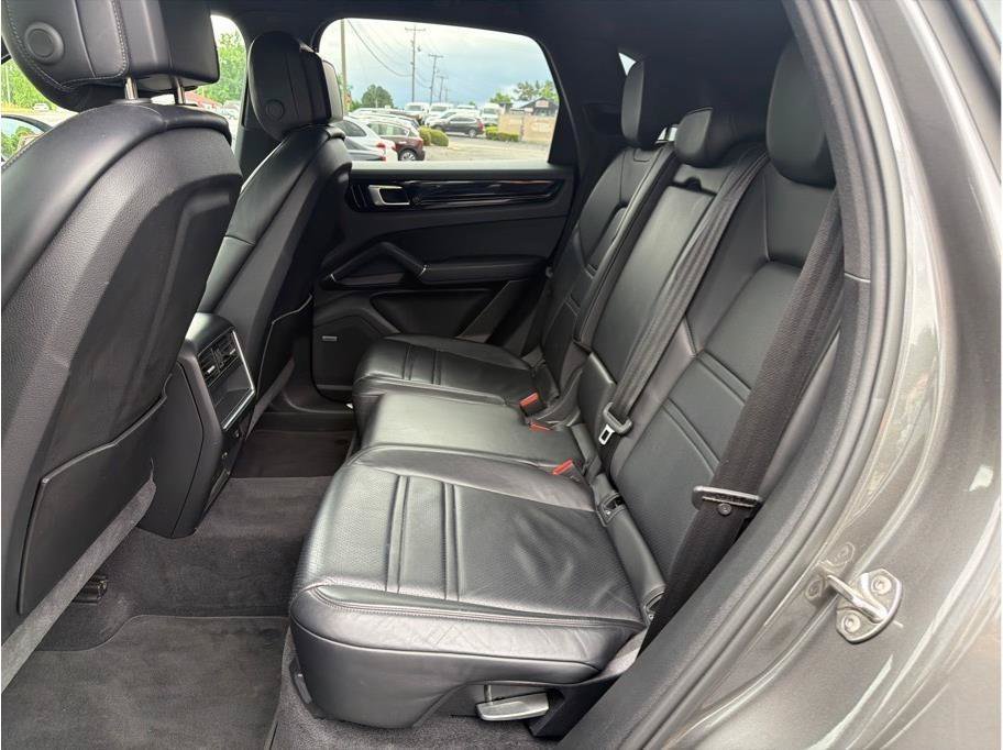 Used 2019 Porsche Cayenne S AWD/4WD image 13