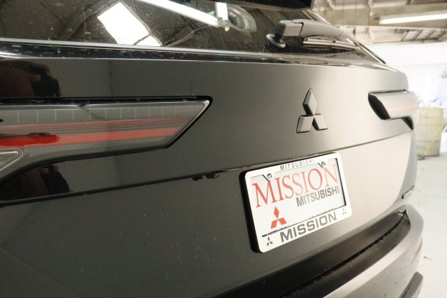New 2026 Mitsubishi Outlander LE FWD image 4