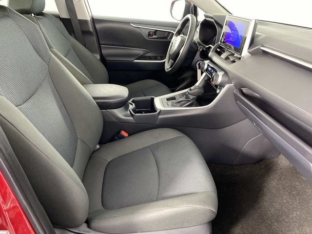 Used 2025 Toyota RAV4 LE AWD/4WD image 13