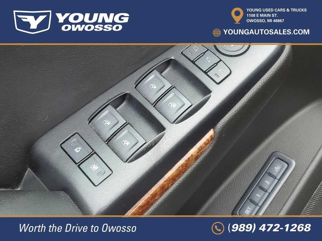 Used 2017 Chevrolet Suburban Premier AWD/4WD image 25