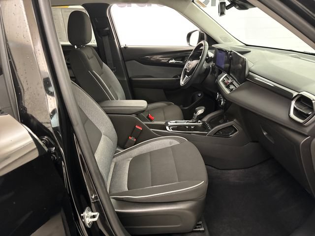 Used 2025 Chevrolet TrailBlazer LT w/ Convenience Package AWD/4WD image 22