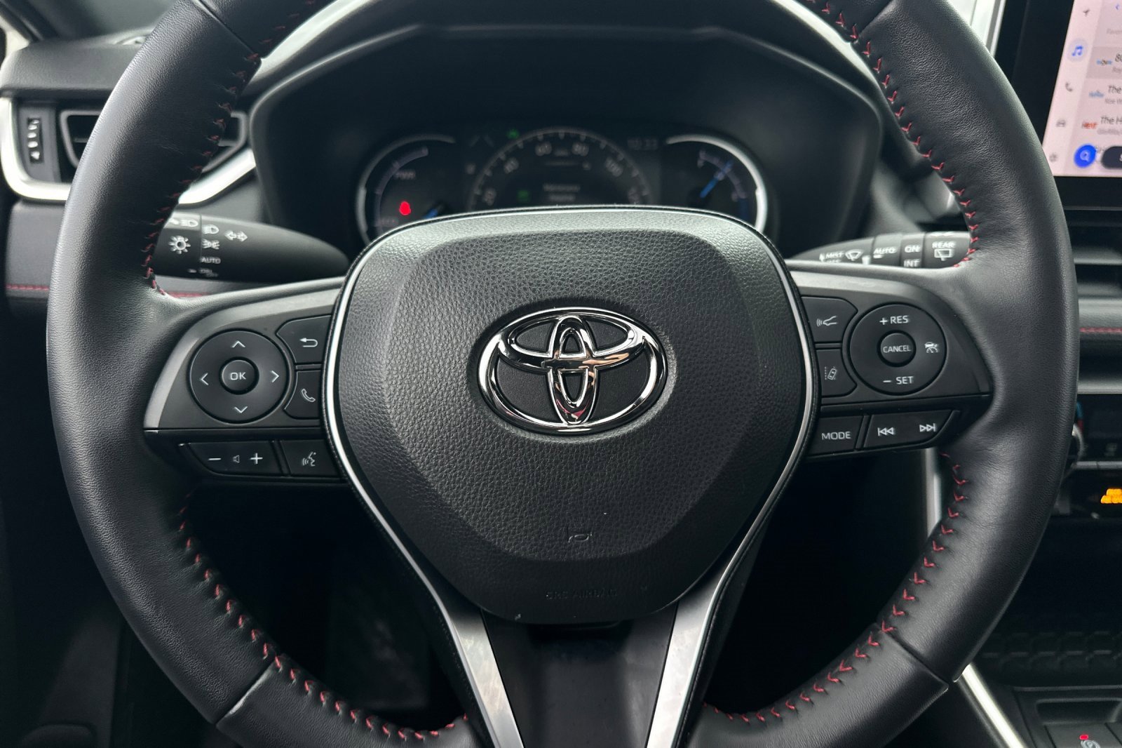 Used 2023 Toyota RAV4 SE w/ Weather & Moonroof Package image 23