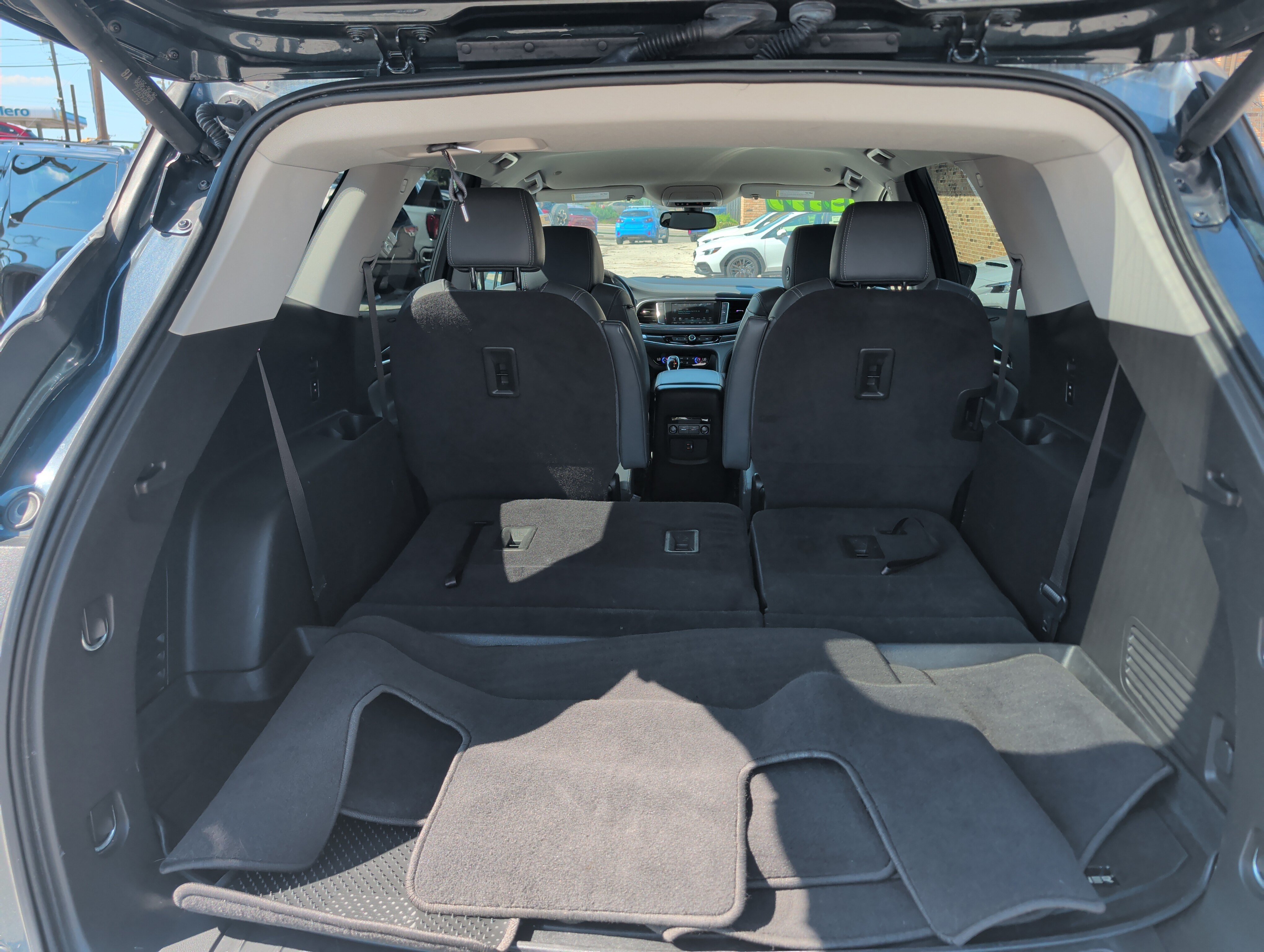 Used 2019 Buick Enclave Essence FWD image 27
