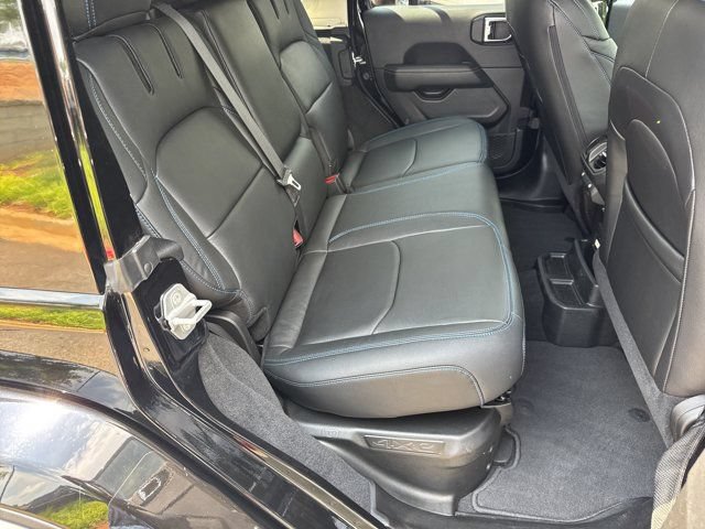 Certified 2025 Jeep Wrangler Unlimited Sahara w/ Safety Group AWD/4WD image 13