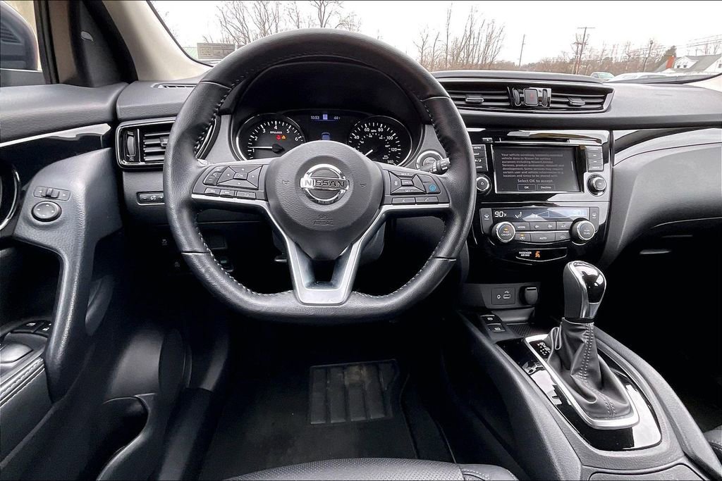 Used 2022 Nissan Rogue Sport SL image 5