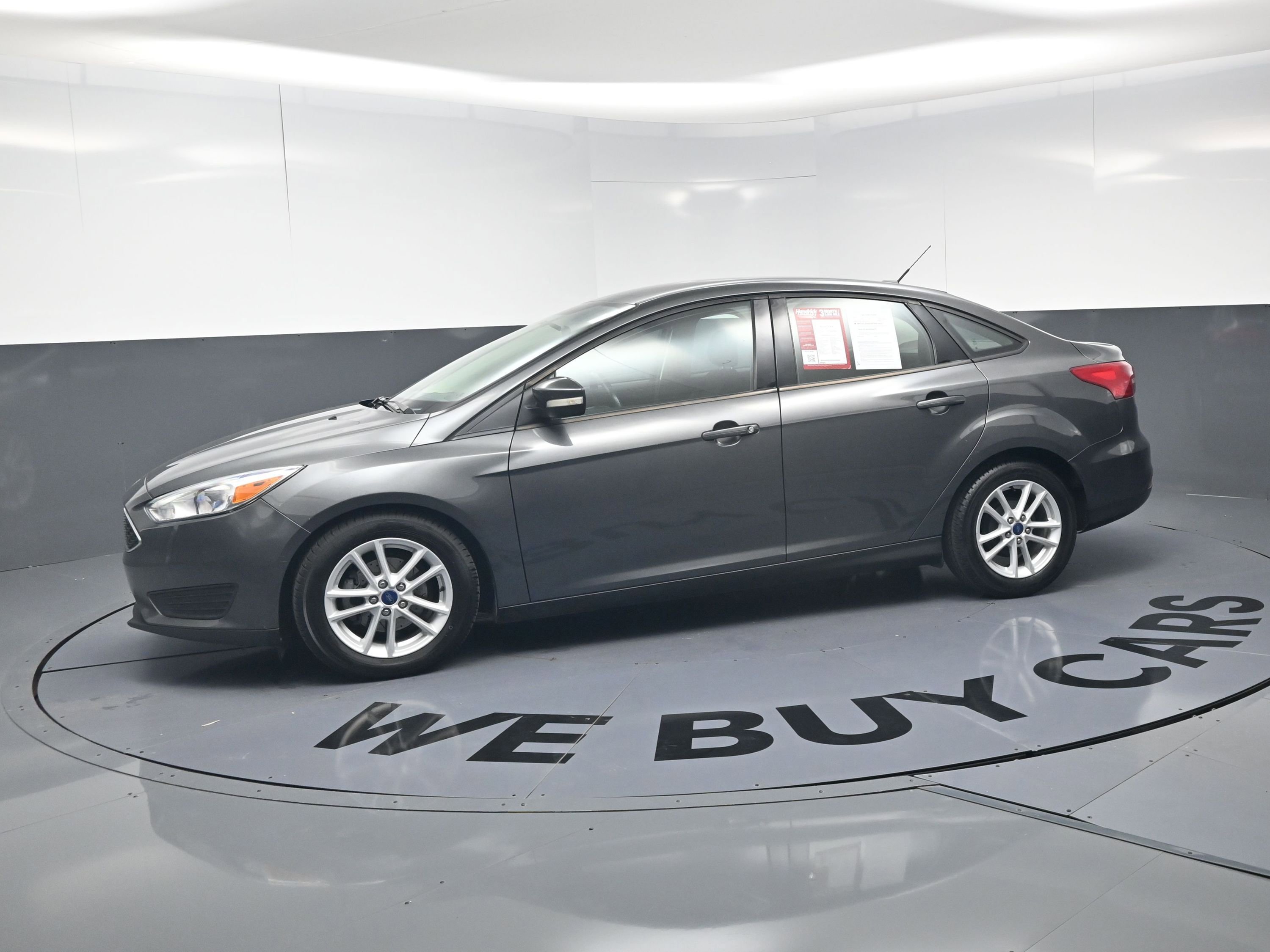 Used 2018 Ford Focus SE w/ Cold Weather Package FWD image 6
