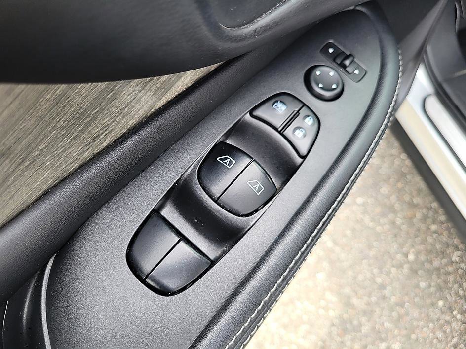 Certified 2017 Nissan Murano SV image 10